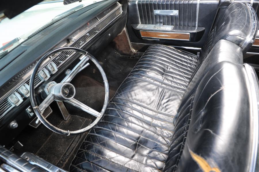  Lincoln Continental Convertible 1965 года  (фото 4 из 22)